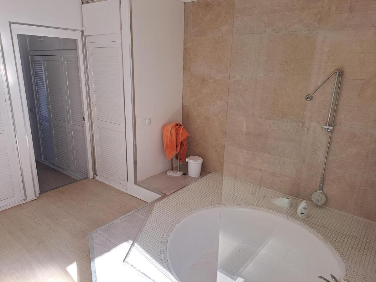 Private Suites In Huge Penthouse 1St Line Puerto Banus, Incredible Views, Jacuzzis Marbella Buitenkant foto