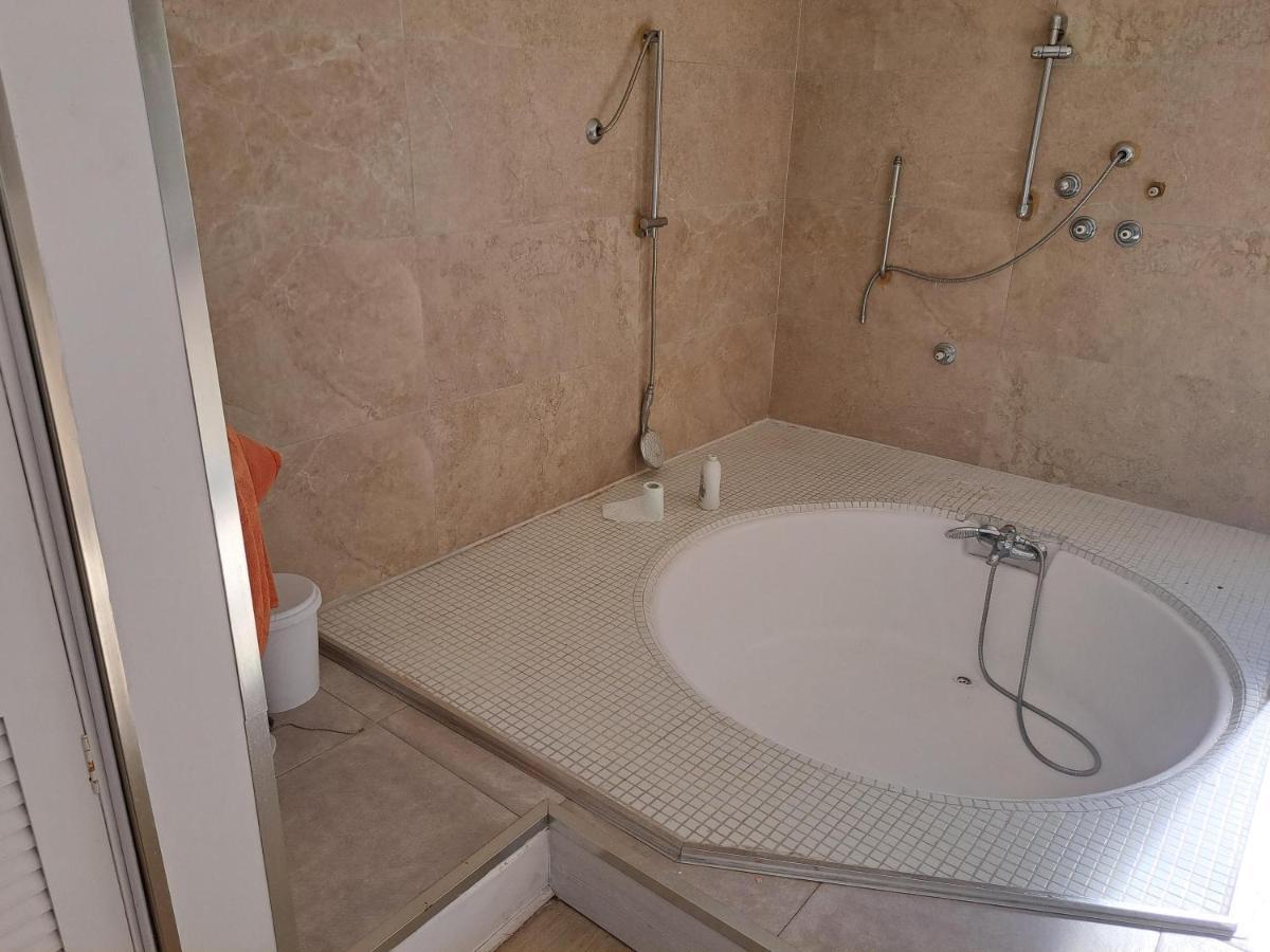 Private Suites In Huge Penthouse 1St Line Puerto Banus, Incredible Views, Jacuzzis Marbella Buitenkant foto