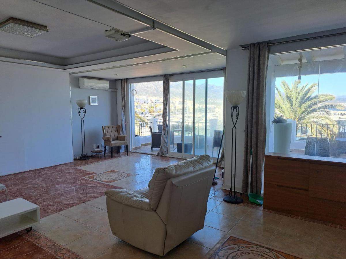 Private Suites In Huge Penthouse 1St Line Puerto Banus, Incredible Views, Jacuzzis Marbella Buitenkant foto