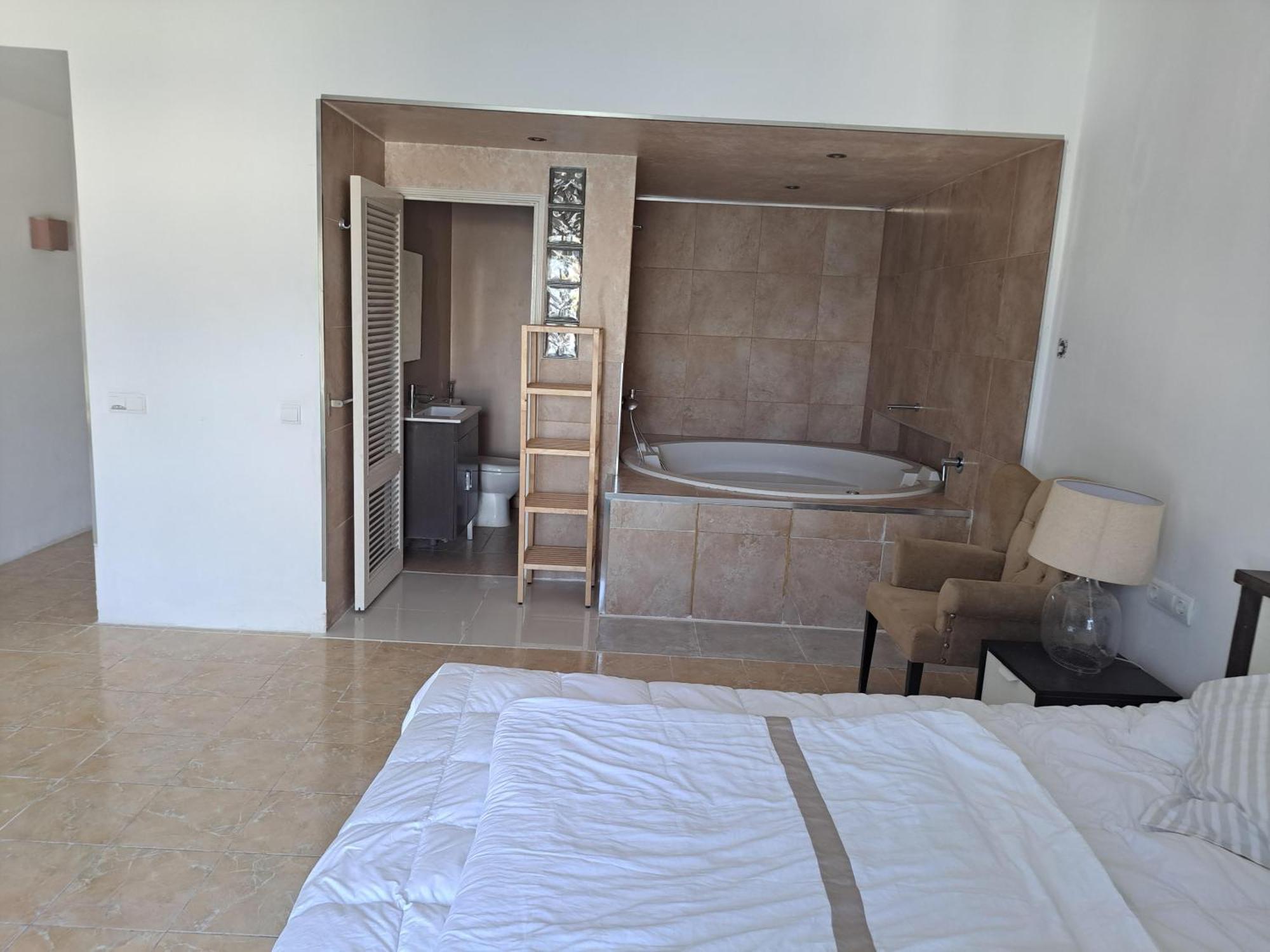 Private Suites In Huge Penthouse 1St Line Puerto Banus, Incredible Views, Jacuzzis Marbella Buitenkant foto