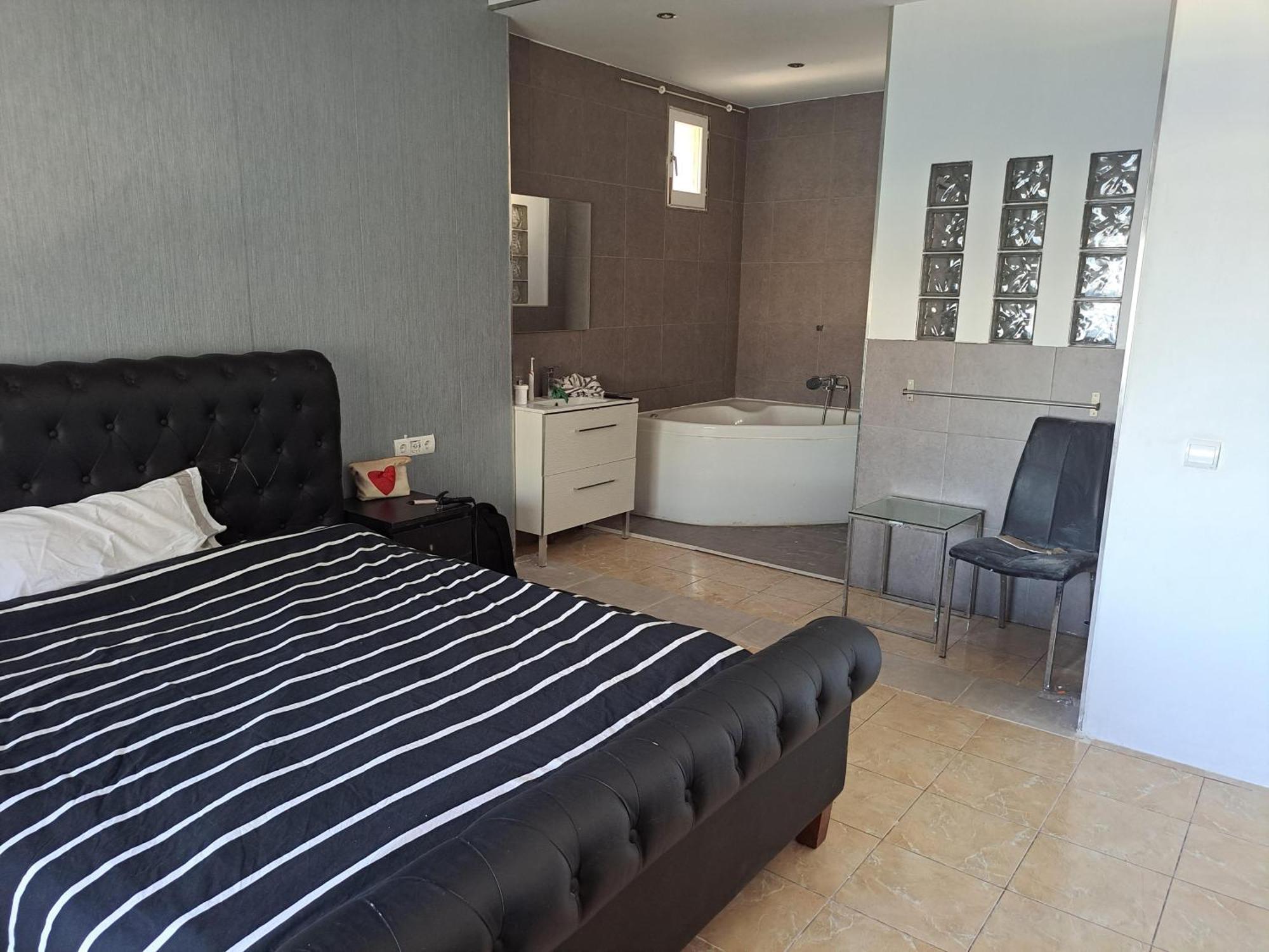 Private Suites In Huge Penthouse 1St Line Puerto Banus, Incredible Views, Jacuzzis Marbella Buitenkant foto