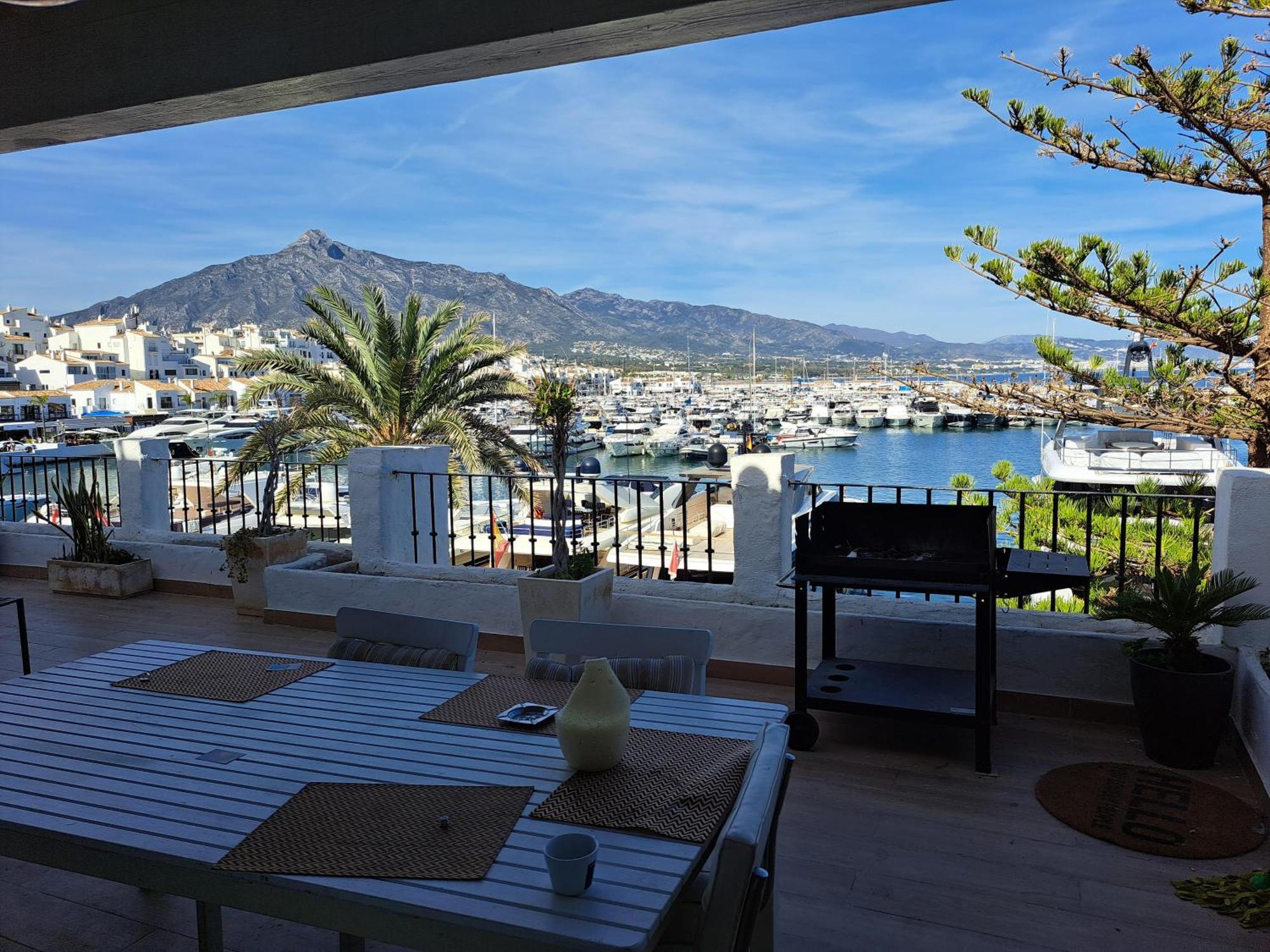 Private Suites In Huge Penthouse 1St Line Puerto Banus, Incredible Views, Jacuzzis Marbella Buitenkant foto